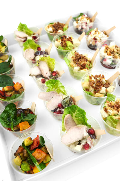 catering salát zeleninový kanapky